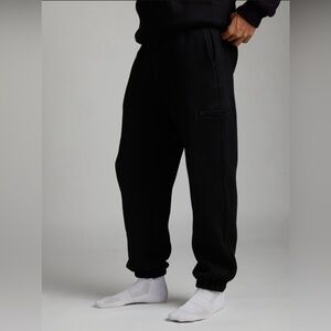 Comfrt Men's Black Fleece Jogger Pants Airplane Mode Travel Sweatpants